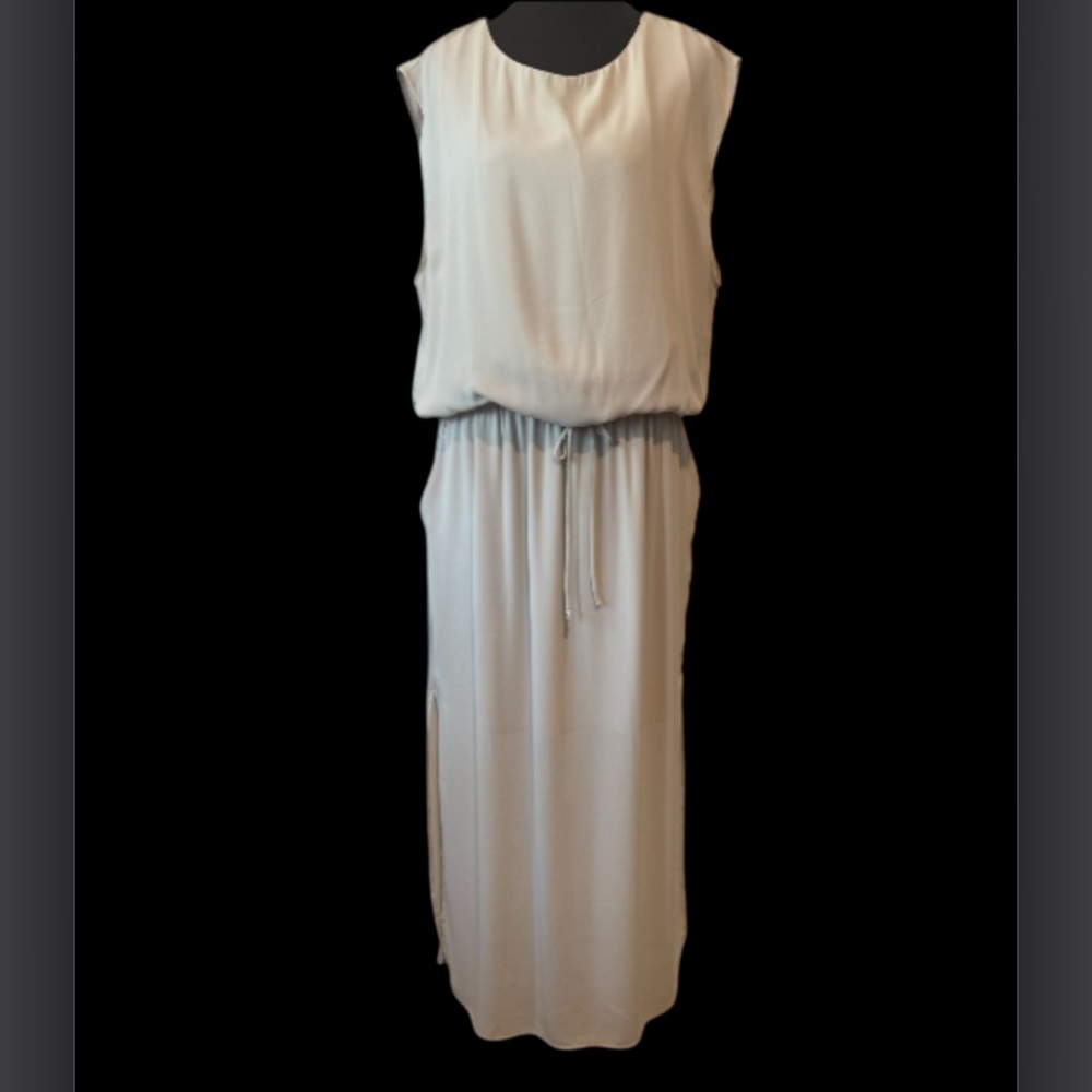 Krisa Chic Sleeveless Cream Midi Dress